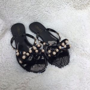 Women’s Mudd bow sandals size 8. NWOT